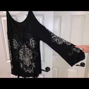 Black Top w/Shoulder Cutout & Rhinestones, 1X